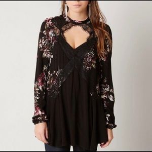 Day Trip Floral Tunic Top